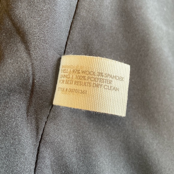 Club Monaco Manhattan Tex Blazer - Navy Pinstripe - Size 2 - Picture 4 of 4